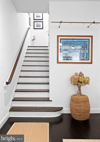 310 16th St, Philadelphia PA  19102-4907 exterior