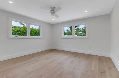 2900 Crayton Rd, Naples FL 34103-3532 exterior