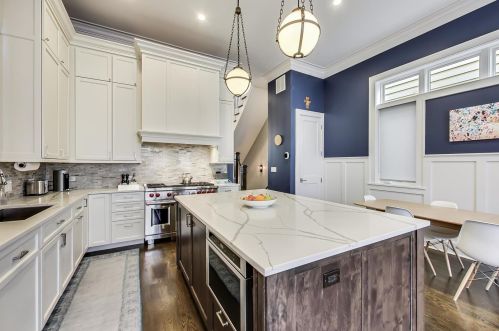 3619 Hermitage Ave, Chicago IL 60613-3506 exterior