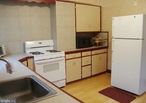 1124 Genesee St, Trenton NJ 08611-1907 exterior