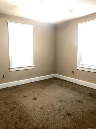 39 Broad St, Middletown NY 10940-3927 exterior