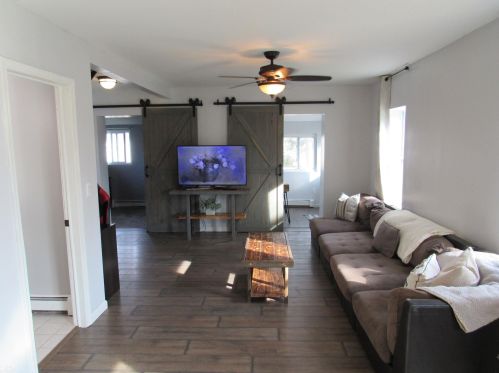 1503 Clinton St, Algonac, MI 48001-1373