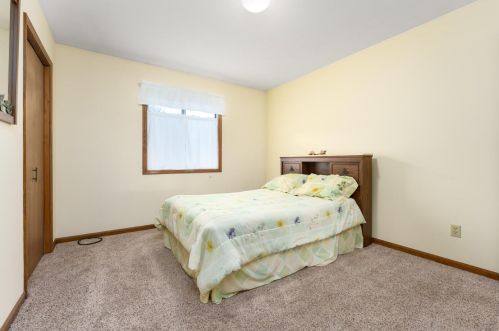 5190 Grn Mdw Rd, Kalamazoo MI 49009-1262 exterior