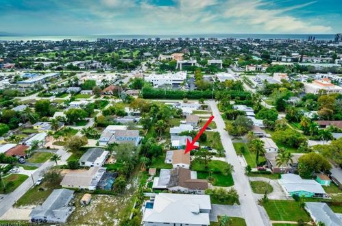 1096 Rordon Ave, Naples FL 34103-4577 exterior