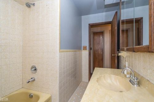 48393 Forbes St, New Baltimore MI 48047-2250 exterior