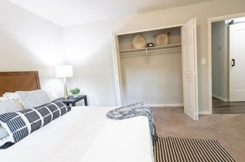 2957 Eleanor Ter, Atlanta GA  30318-6078 exterior