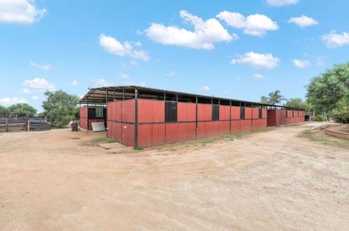 19030 Santa Rosa Mine Rd, Perris CA 92570-7769 exterior