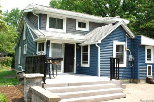 3322 Emmons Ave, Rochester, MI 48307-5515