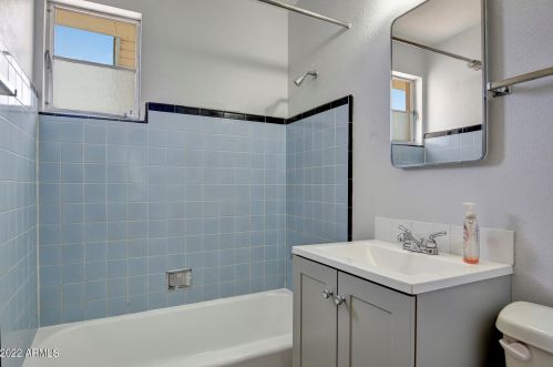 7611 12th Pl, Phoenix AZ  85020-4540 exterior