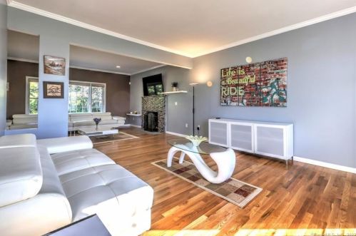 2 Dogwood Ln, Wallingford CT 06492-1953 exterior