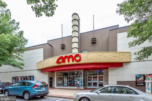 1418 Martha Custis Dr, Alexandria VA 22302-2028 exterior