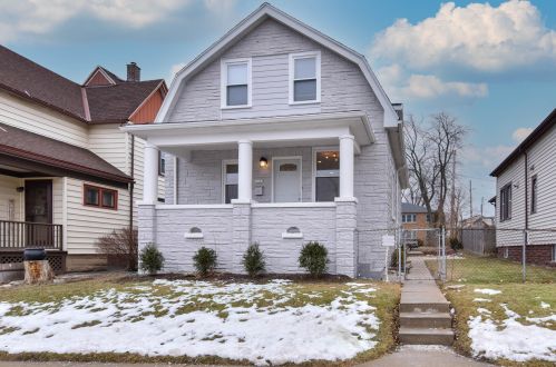 1325 Pryor Ave, Milwaukee WI  53207-1869 exterior