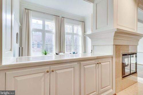 6636 Hampton View Pl, Mc Lean VA 22101-6003 exterior