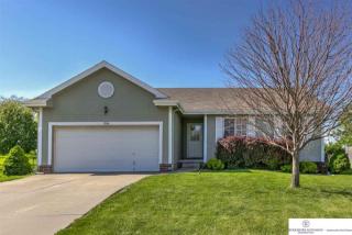 1506 Charleston Dr, Omaha NE  68133-2844 exterior