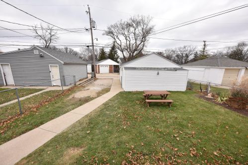 8006 Lisbon Ave, Milwaukee WI 53208-2052 exterior