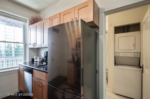 3716 Hoyne Ave, Chicago IL 60618-4977 exterior