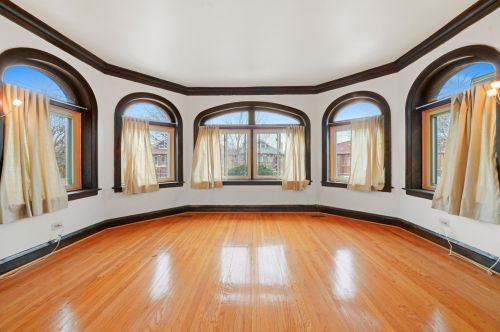 8118 Wolcott Ave, Chicago IL 60620-5330 exterior