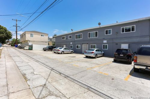 1024 Loring St, San Diego CA  92109-1840 exterior