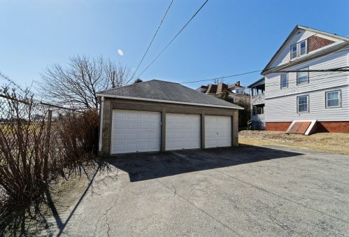 2 Spurr St, Worcester, MA 01610-2113