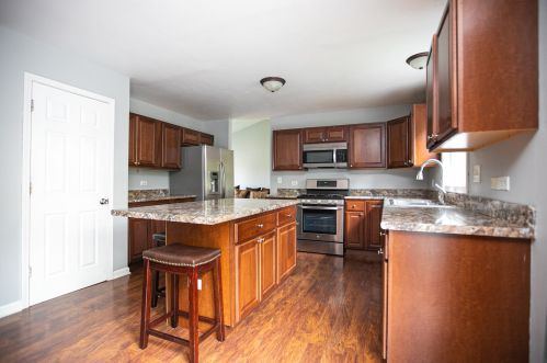 1630 Wicker St, Bull Valley, IL 60098-2421