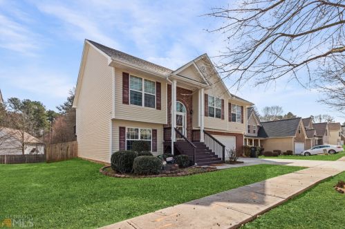 2392 Temple View Dr, Lithonia, GA 30078-5056