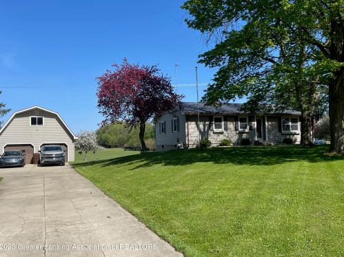 11481 Chandler Rd, Dewitt, MI 48820-9710