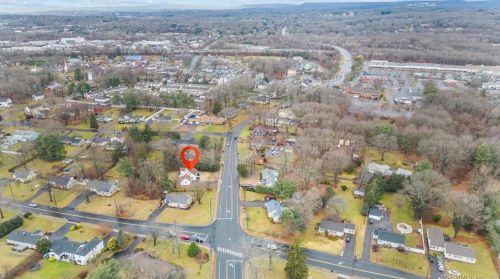 48 Clintonville Rd, North Haven CT 06473-2817 exterior