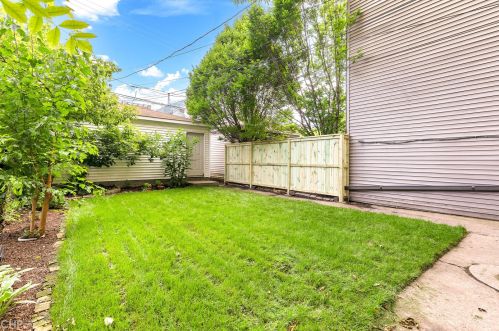 1316 Diversey Pkwy, Chicago IL 60614-1125 exterior