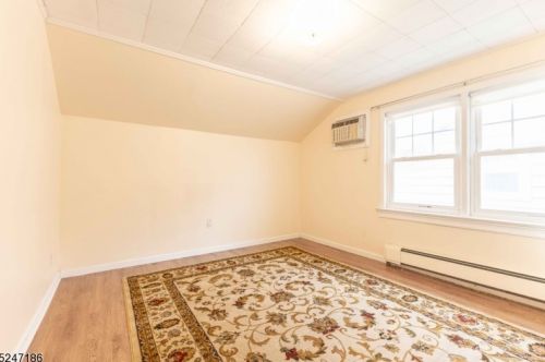 2071 Ostwood Ter, Maplewood NJ  07040-3329 exterior