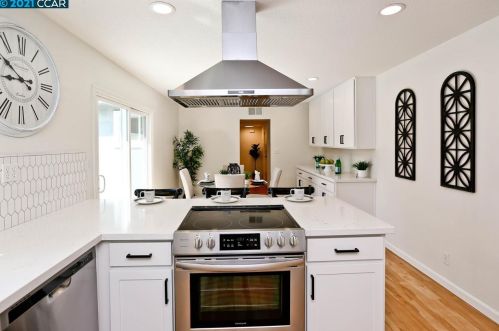 1869 Larkspur Ct, Concord CA 94519-1104 exterior