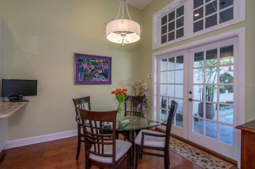 4949 Bayshore Blvd, Tampa FL 33611-3851 exterior