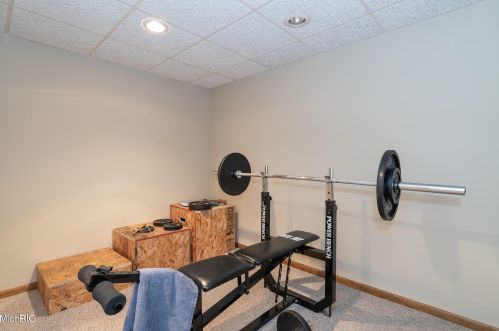 10400 Roger St, Kalamazoo MI 49002-7185 exterior