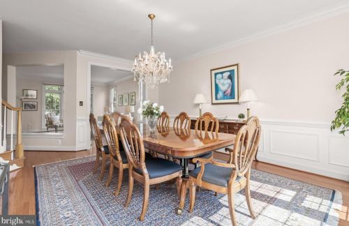 10907 Lamplighter Ln, Rockville MD 20854-2763 exterior