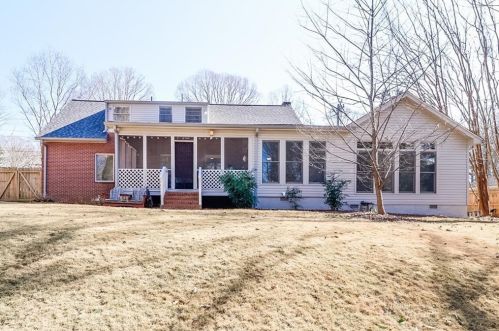 1463 Enota Ave, Gainesville GA 30501-1919 exterior