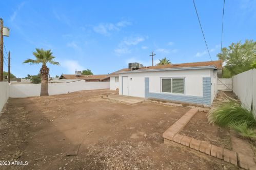1313 Dunlap Ave, Phoenix AZ  85020-3025 exterior