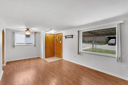 1255 Chestnut St, Monaca PA 15061-1042 exterior