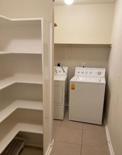 7714 Elkhorn Mountain Trl, Austin TX  78729-6411 exterior