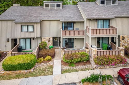 1236 Druid Knoll Dr, Atlanta GA  30319-4110 exterior