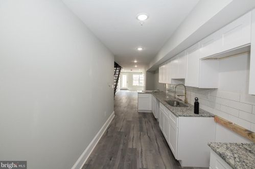 2122 2nd St, Philadelphia PA 19147-3802 exterior