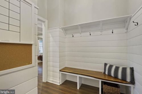 13 Hoffman Dr, Middletown MD 21769-7882 exterior