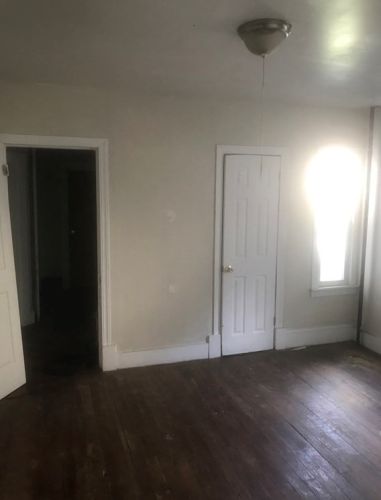 57 Johnson St, Springfield MA 01108-1877 exterior