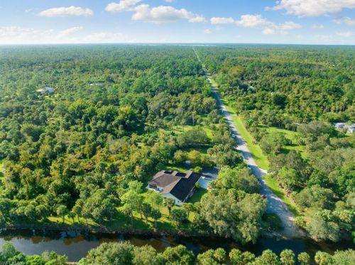 880 5 St, Naples FL 34117-2114 exterior