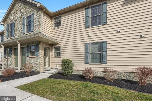 85 Midway Farms Ln, Lancaster PA 17602-2670 exterior