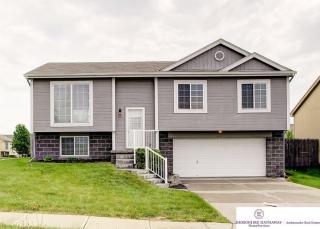 8919 76th St, Omaha, NE 68122-2062