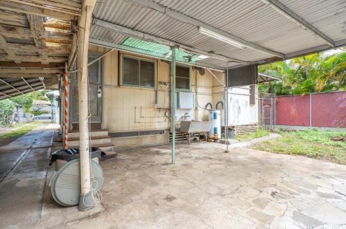 2011 Lime St, Honolulu HI 96826-5904 exterior