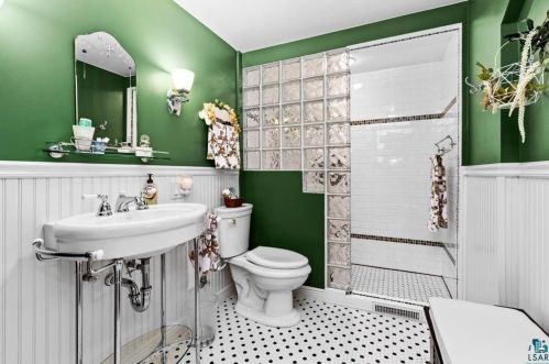 1037 84 Ave, Duluth MN 55808-1404 exterior