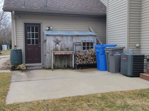 1342 Louisa St, Watertown WI 53094 exterior