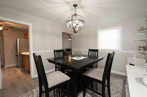 61 Forris St, West Springfield MA 01089-2380 exterior