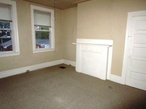 36 Lehigh Ave, Pittsburgh, PA 15229-1556