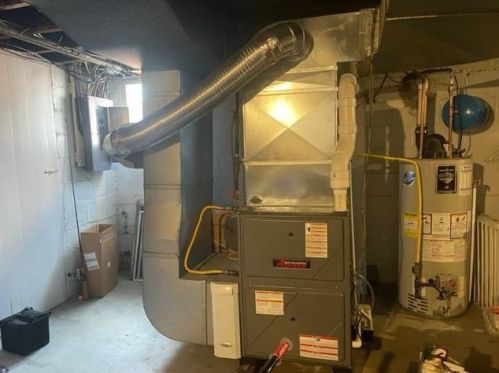 611 Chestnut St, Moon Twp PA 15108-1902 exterior